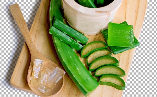 Psd fresh alovera slices and extracted in a wooden tray isolated on transparent background