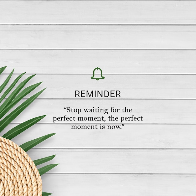 Psd reminder on leaf texture and wooden background instagram post template