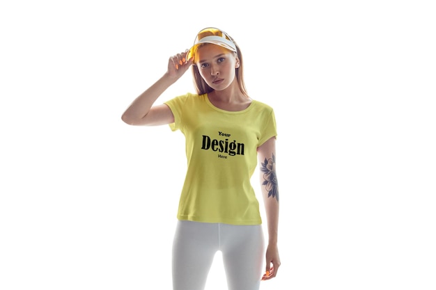PSD tshrit макет стильной девушки