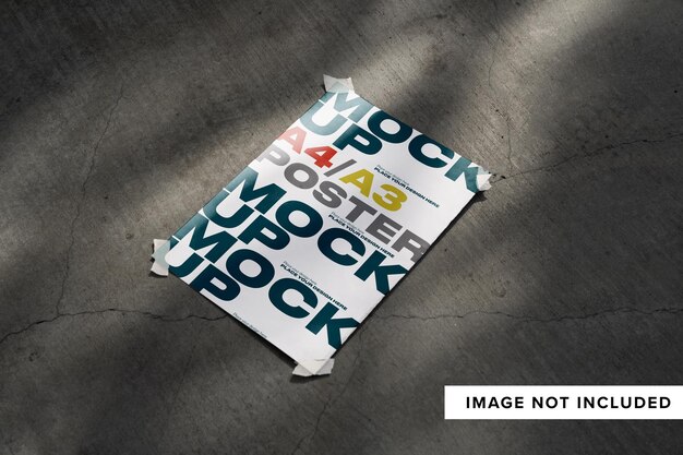 PSD poster mockup verticale psd su un pavimento in stile grunge