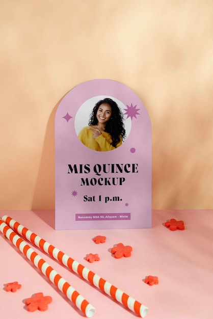 Quinceanera verjaardagsfeestje staande uitnodiging mock-up