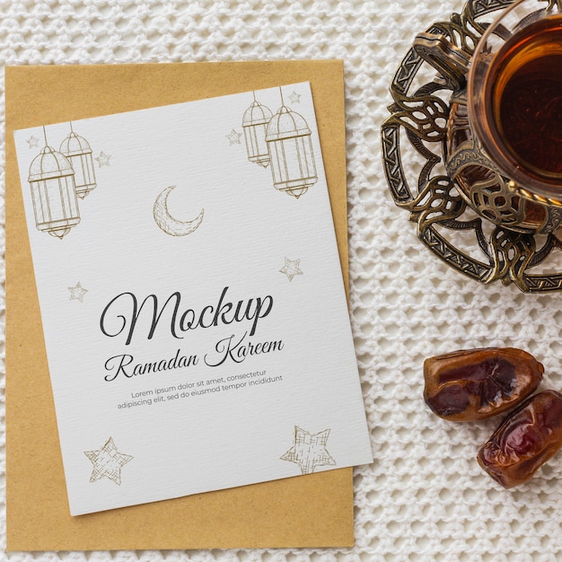 PSD ramadan print mockup en vijgen bovenaanzicht