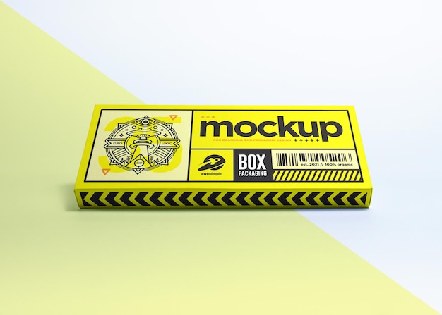 PSD Реалистичная упаковка желтая коробка дизайн макета изолирована
