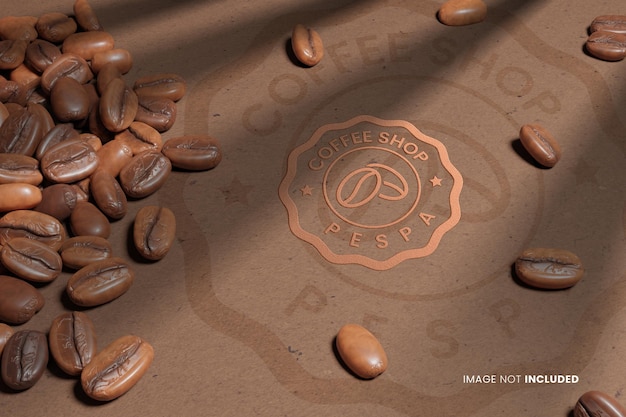 Realistische papper koffie psd premium logo mockup