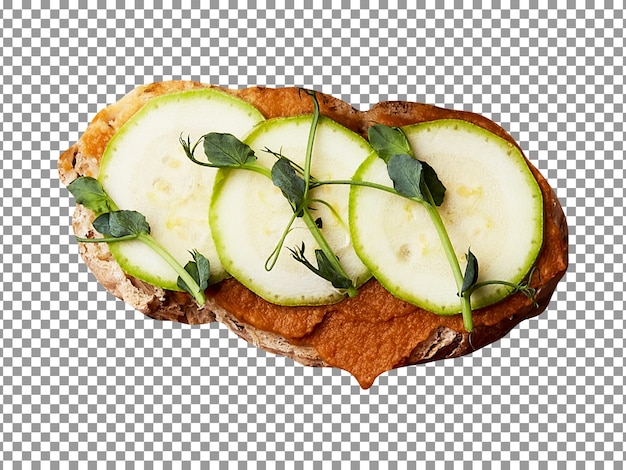 Бутерброд с ломтиками огурца и зелеными листьями на прозрачном фоне