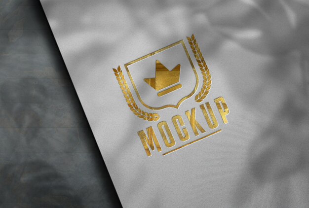 Schoon eenvoudig gouden logo mockup-sjabloon