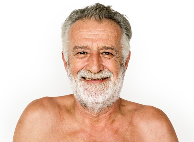 PSD ritratto nudo sorridente dello studio del petto del baffi adulto senior dell'uomo