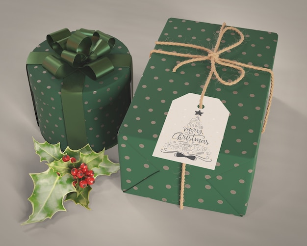 Set og gifts wrapped in decorative green paper