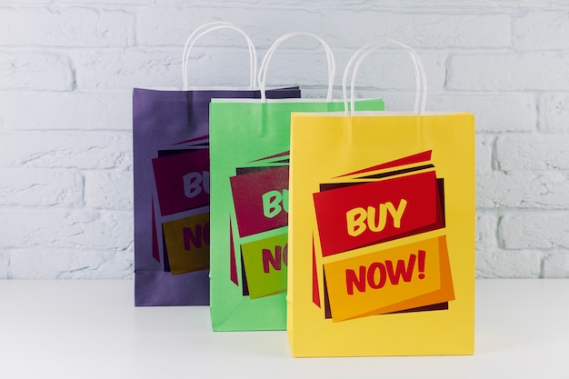 PSD shopping bag mockup in diversi colori