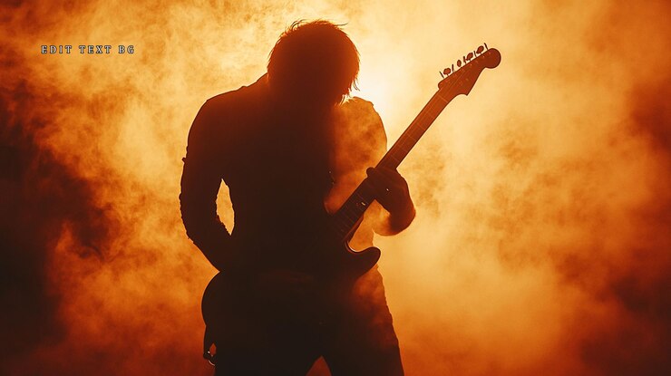 PSD オレンジ色の照明で煙のステージでエレクトリックギターを演奏するシルエットギタリスト