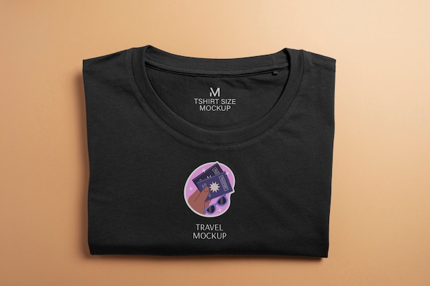 PSD semplice design mock-up di t-shirt con emblema