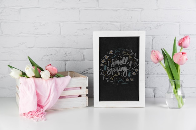 PSD slate mockup con il concetto di primavera