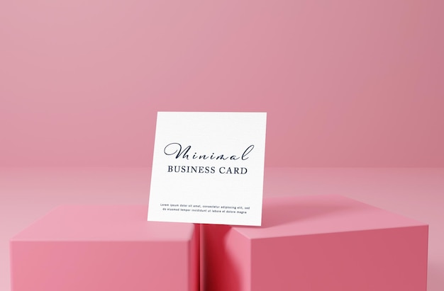 Minimal business card라는 단어가 적힌 작은 명함.