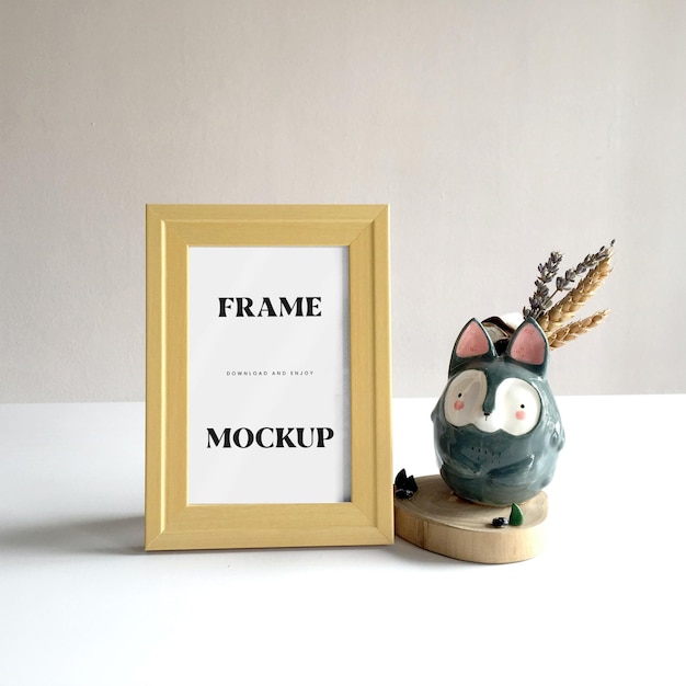 PSD small frame with figure mockup