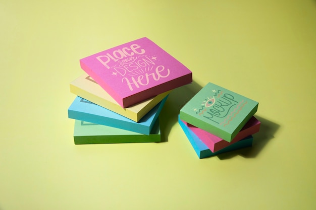 PSD small portable post it note mockup design