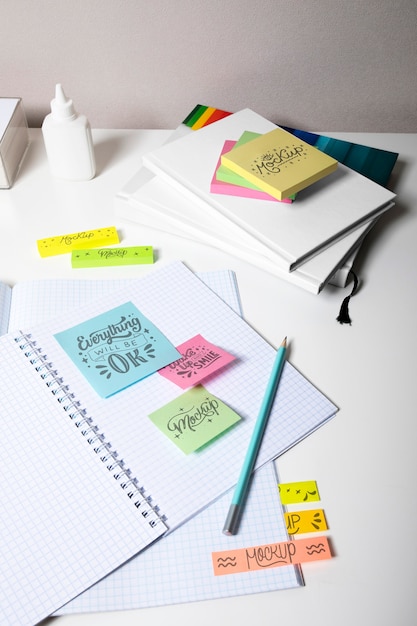 PSD small portable post it note mockup design