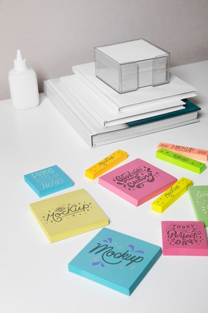 PSD small portable post it note mockup design