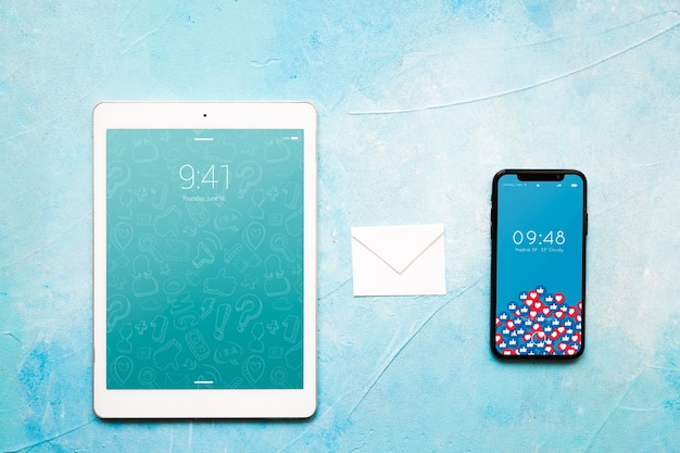 Smartphone I Tablet Makieta Z Koncepcją E-mail