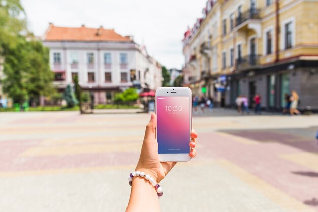 Smartphone makieta w mieście