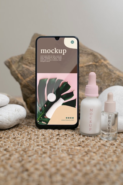 PSD smartphone-mockup met cosmetische producten