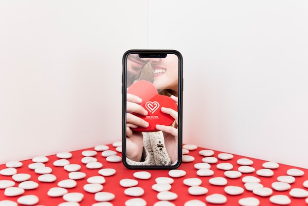 PSD smartphone mockup with valentine concept