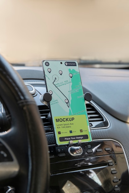 Smartphone utilizzato come gps in auto