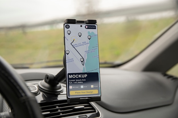 Smartphone utilizzato come gps in auto