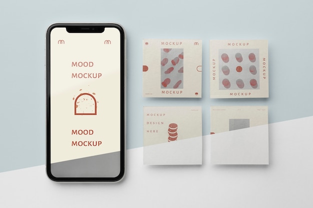 PSD post sui social media e mock-up di smartphone