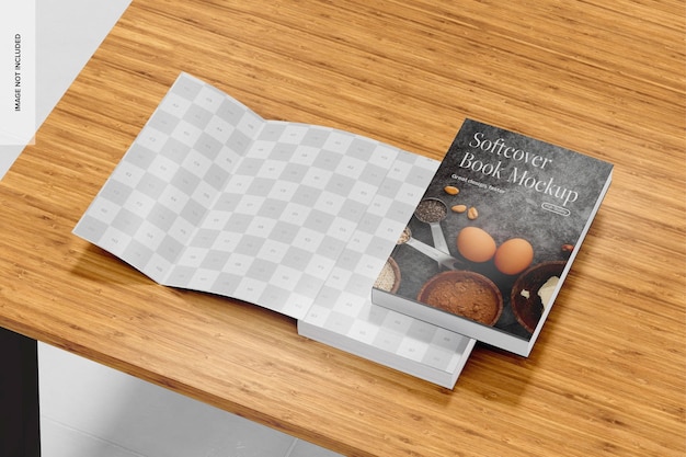 PSD softcover boeken op tafel mockup geopend en gesloten