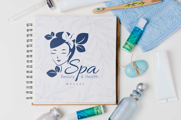 PSD disposizione spa e benessere con notebook mock-up