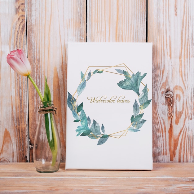 PSD mockup di tela primavera con bellissimo tulipano decorativo