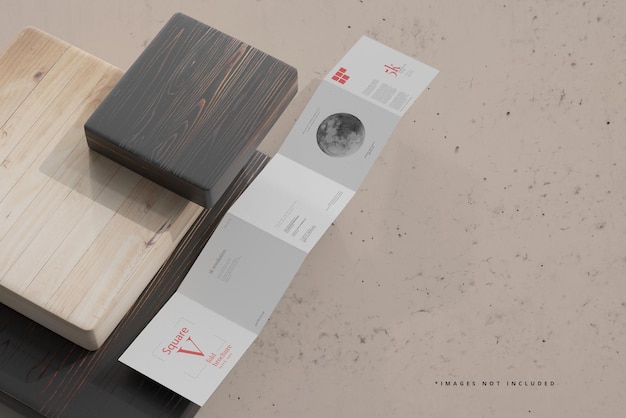 Mockup di brochure quadrata a cinque pieghe