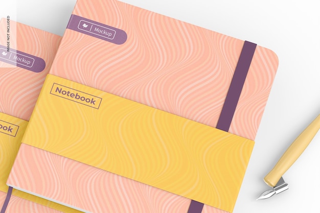 Mockup di sketchbook quadrato, primi piani