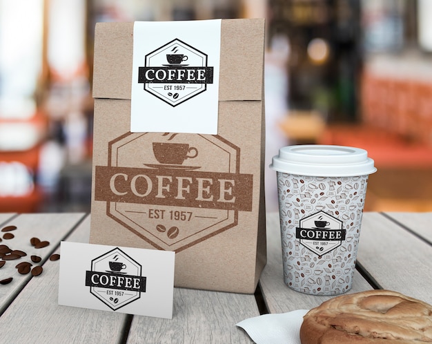 Mockup di cancelleria per caffetteria