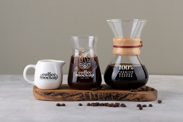 PSD mockup di caffè ghiacciato di natura morta