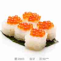 PSD stos sushi z pomarańczową i żółtą rybą na wierzchu.