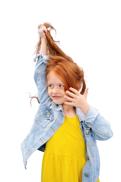 PSD studio portret van schattig jong meisje