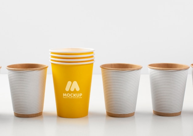 Mockup di tazza di papaer alternativo sostenibile