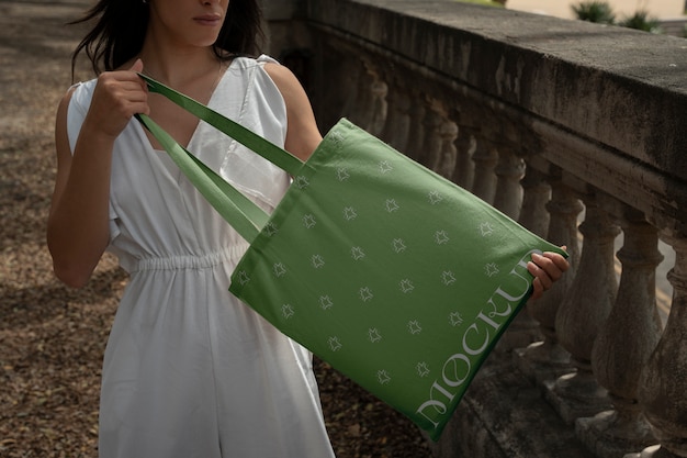 持続可能な旅行袋のモックアップデザイン