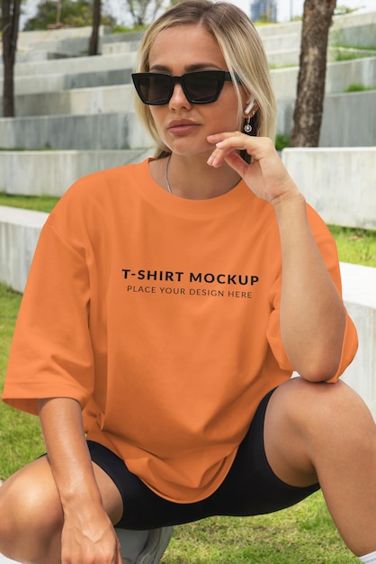 T-shirt mockup oversize style