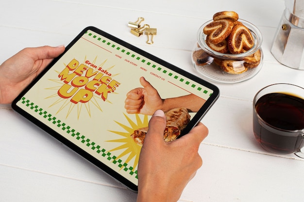 PSD tablet on table mockup