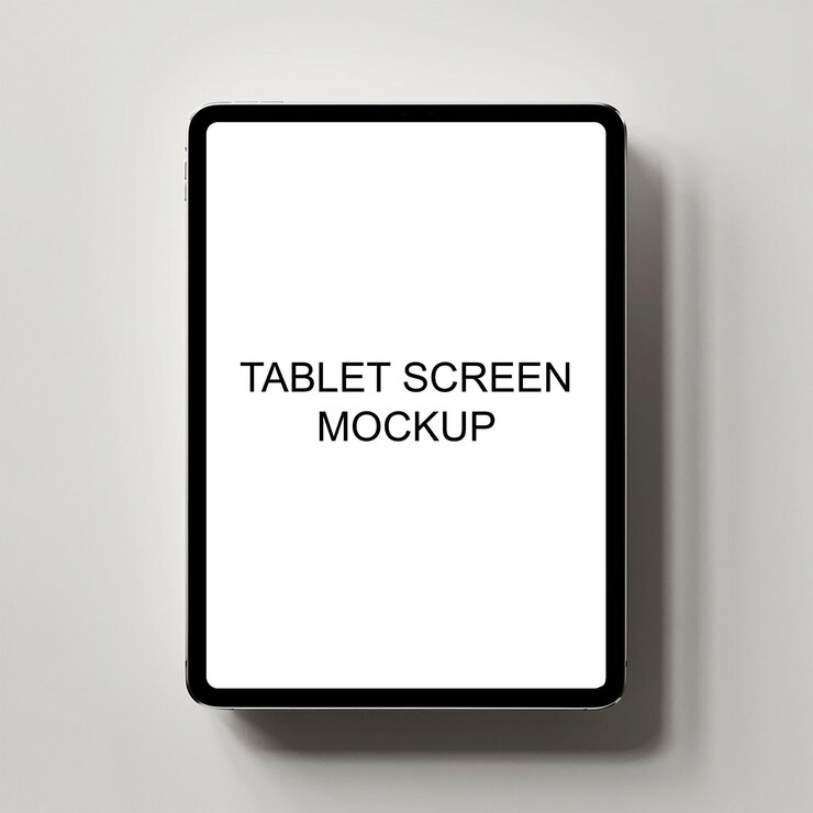 テーブルの上のタブレットとスクリーンモックアップ