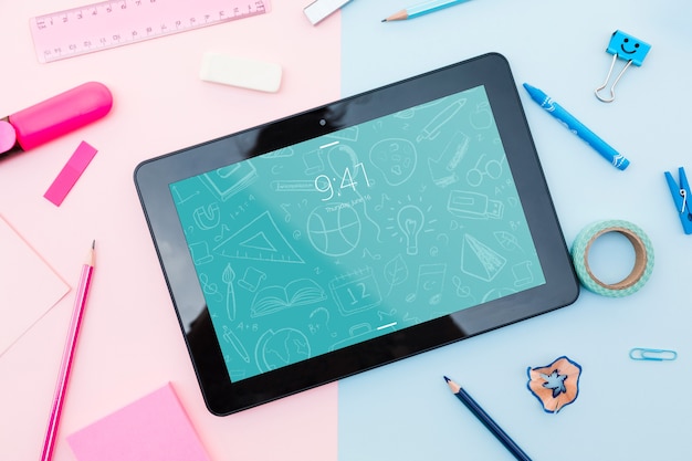 PSD tabletmodel met terug naar schoolconcept