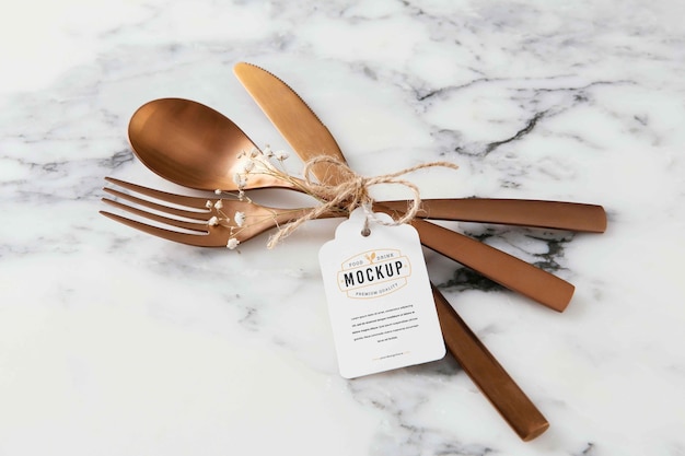 Tableware arrangement with mock-up tag