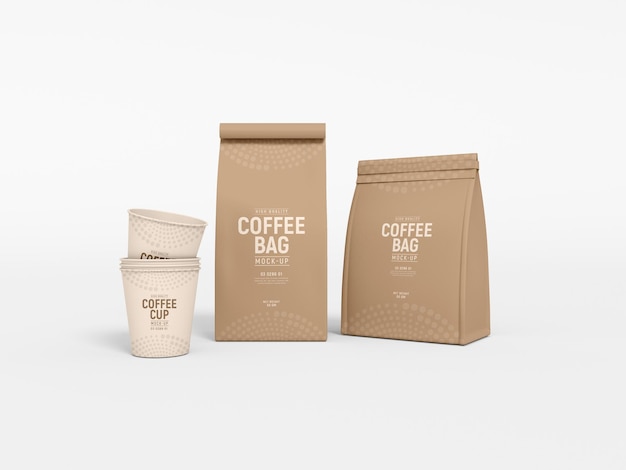 Бумажная чашка кофе на вынос и фирменный макет кофейного мешка