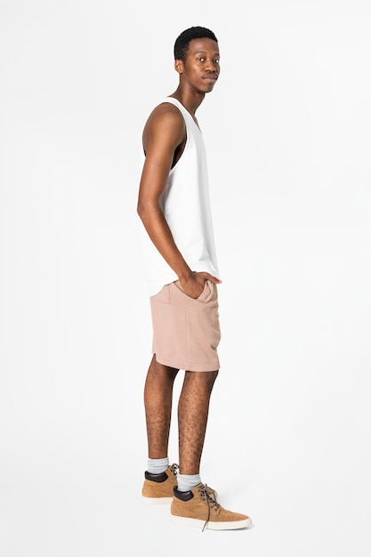 Tank top mockup psd i szorty męskie letnie ubrania