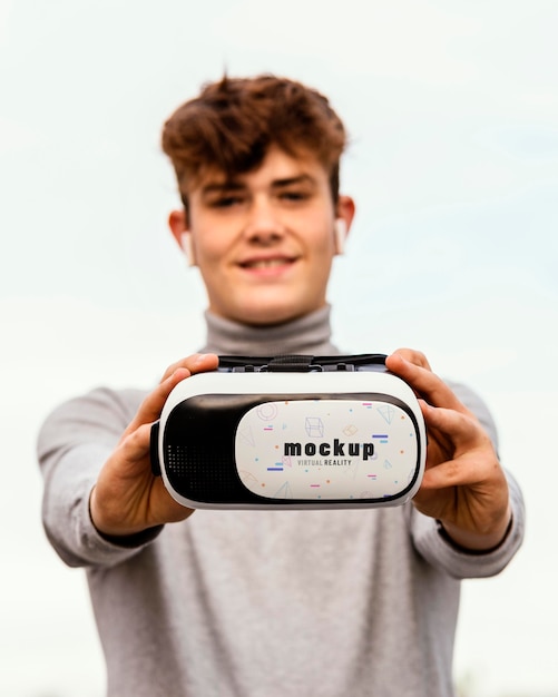 Concetto di tecnologia con mockup di occhiali vr