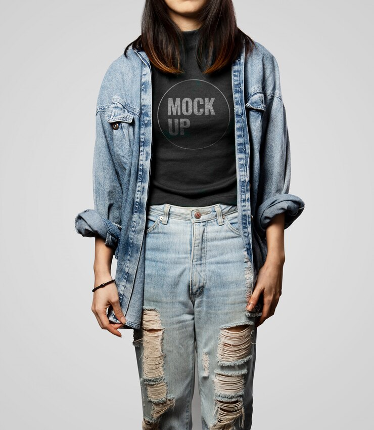 PSD 黒のtシャツのモックアップとデニムの衣装を着ている十代の少女