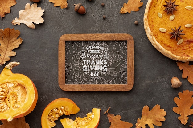 Thanksgiving frame met herfstbladeren van bomen