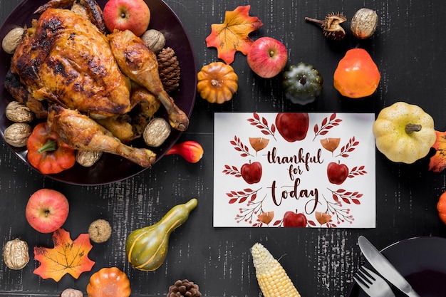 PSD thanksgiving mockup met dekking of papier